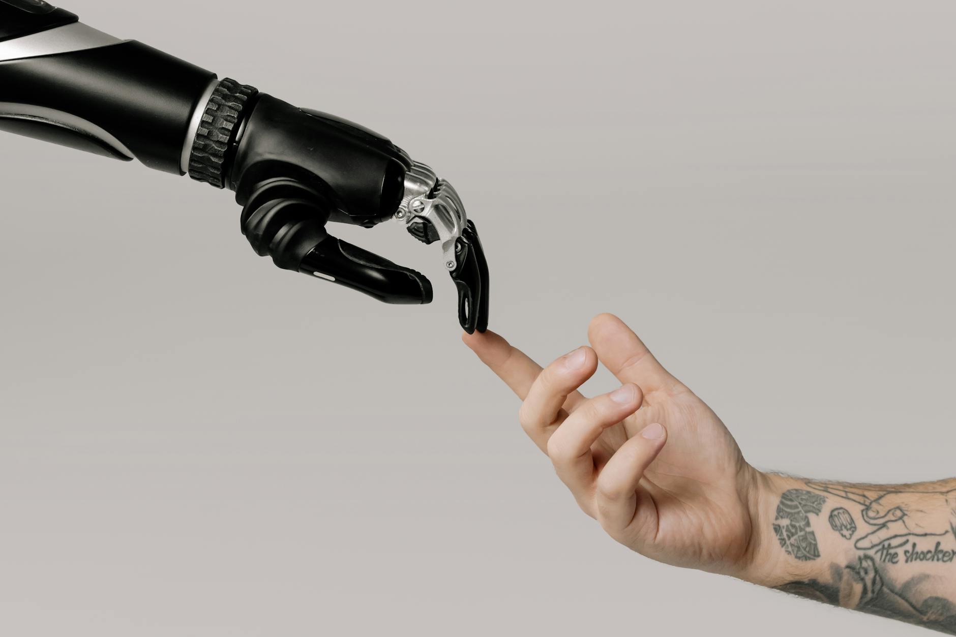 Künstliche Intelligenz im Alltag: Wie KI unser Leben 2025 revolutioniert